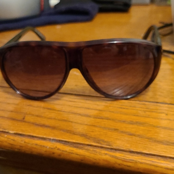 Tod's Dark tortoise with green arms sunglasses
